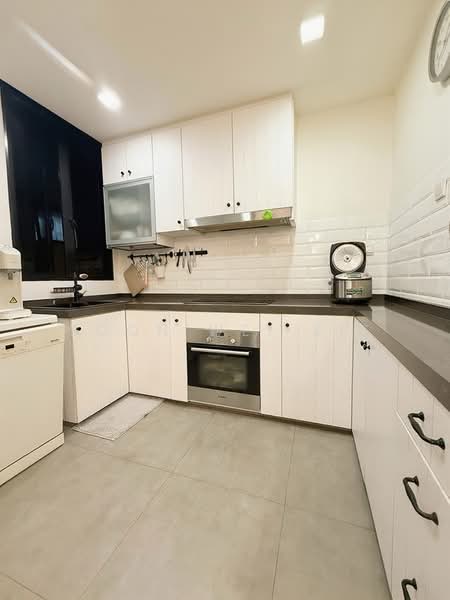 Bishan 8, 61 Bishan Street 21, 3 Bedrooms, 1,163 sqft, Condominium For Sale, by Soon Wei Jie, 500222748 - Kitchen - PropertyGuru.com.sg