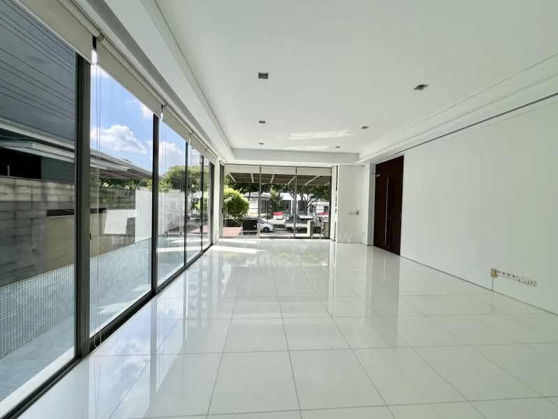 3 Storey Bungalow With 5 Bedrooms EnSuite + 1 Family Area + 1 Helpers Room En-Suite, Queen’s Road, Duke’s Road, Tan Kim Cheng Road, 6 Bedrooms, 7,500 sqft, Bungalow House For Rent, by Roy Low, 500222749 - Living Room - PropertyGuru.com.sg