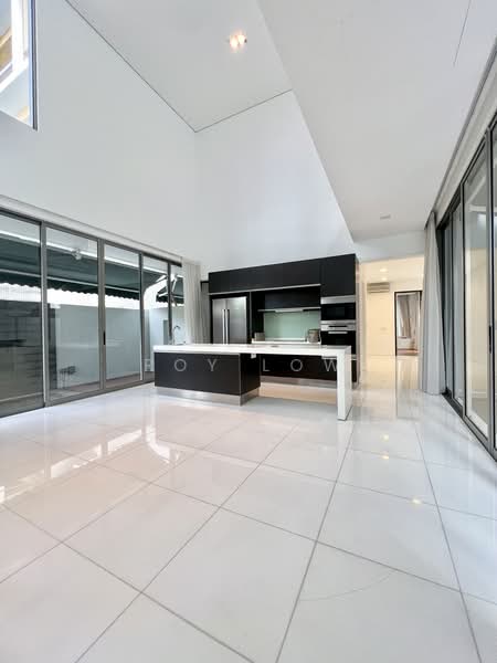 3 Storey Bungalow With 5 Bedrooms EnSuite + 1 Family Area + 1 Helpers Room En-Suite, Queen’s Road, Duke’s Road, Tan Kim Cheng Road, 6 Bedrooms, 7,500 sqft, Bungalow House For Rent, by Roy Low, 500222749 - Kitchen - PropertyGuru.com.sg