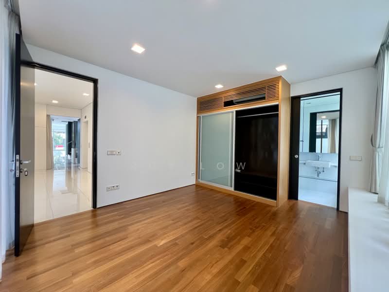 3 Storey Bungalow With 5 Bedrooms EnSuite + 1 Family Area + 1 Helpers Room En-Suite, Queen’s Road, Duke’s Road, Tan Kim Cheng Road, 6 Bedrooms, 7,500 sqft, Bungalow House For Rent, by Roy Low, 500222749 - Bedroom - PropertyGuru.com.sg
