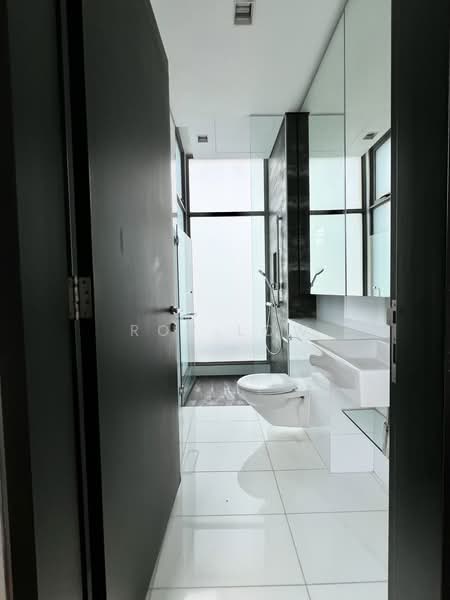 3 Storey Bungalow With 5 Bedrooms EnSuite + 1 Family Area + 1 Helpers Room En-Suite, Queen’s Road, Duke’s Road, Tan Kim Cheng Road, 6 Bedrooms, 7,500 sqft, Bungalow House For Rent, by Roy Low, 500222749 - Bathroom - PropertyGuru.com.sg