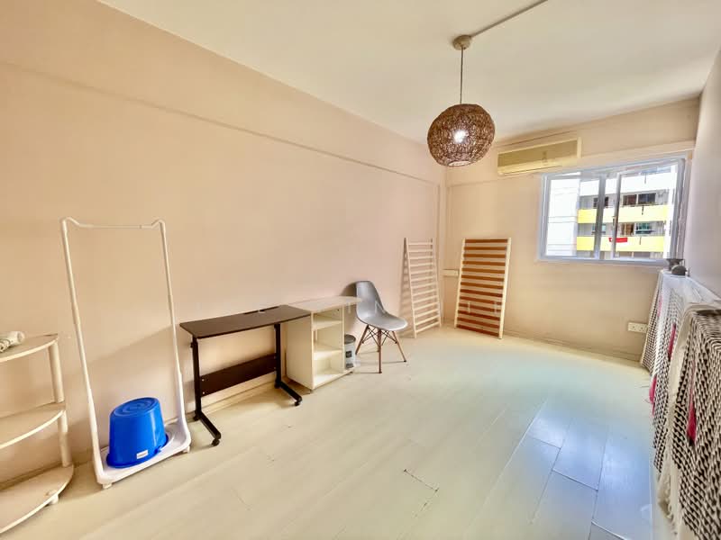 475 Ang Mo Kio Avenue 10, 475 Ang Mo Kio Avenue 10, Room Rental, 100 sqft, HDB Flat For Rent, by Lee Yin Jie, 500222754 - common room - PropertyGuru.com.sg