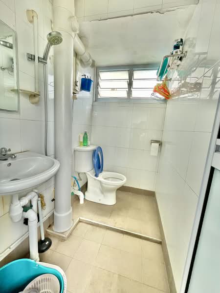 475 Ang Mo Kio Avenue 10, 475 Ang Mo Kio Avenue 10, Room Rental, 100 sqft, HDB Flat For Rent, by Lee Yin Jie, 500222754 - Bathroom - PropertyGuru.com.sg