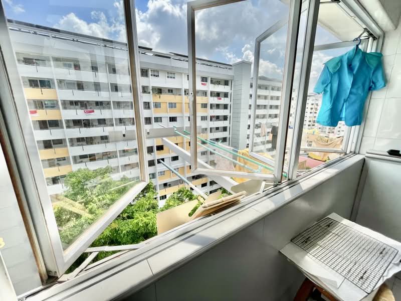 475 Ang Mo Kio Avenue 10, 475 Ang Mo Kio Avenue 10, Room Rental, 100 sqft, HDB Flat For Rent, by Lee Yin Jie, 500222754 - Hang clothes - PropertyGuru.com.sg