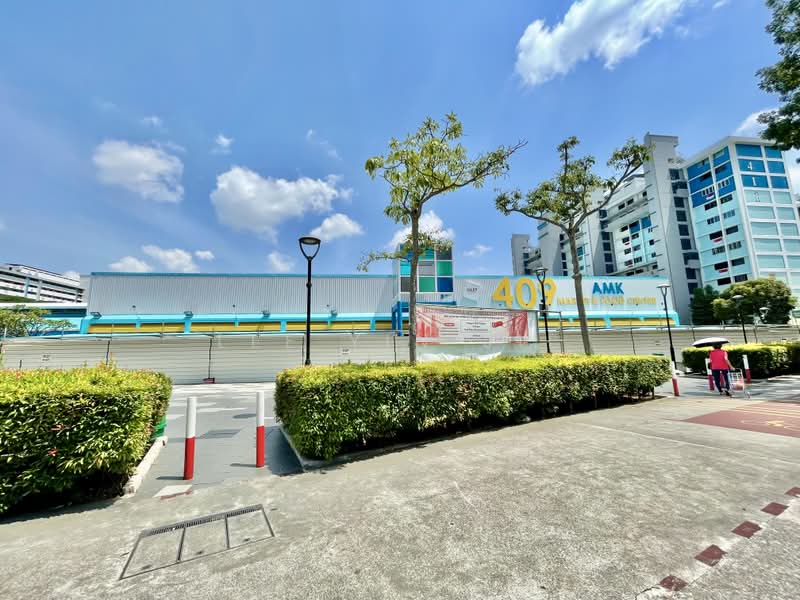 475 Ang Mo Kio Avenue 10, 475 Ang Mo Kio Avenue 10, Room Rental, 100 sqft, HDB Flat For Rent, by Lee Yin Jie, 500222754 - Hawker and market - PropertyGuru.com.sg