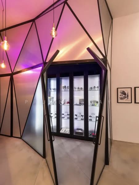 The Central, 6 Eu Tong Sen Street, Boat Quay / Raffles Place / Marina, 614 sqft, Office For Sale, by Paullyn Tay, 500222759 - Interior - CommercialGuru.com.sg