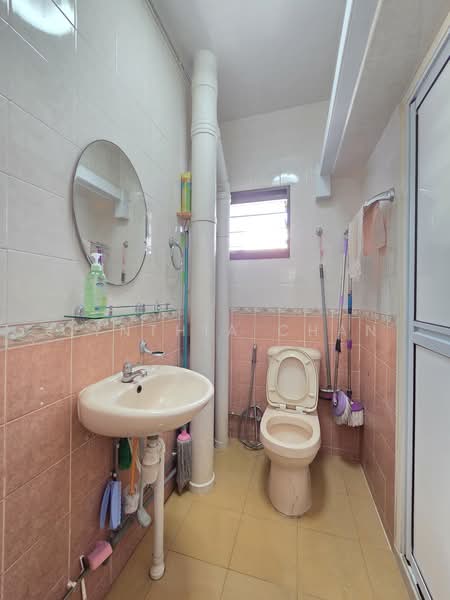 322C Anchorvale Drive, 322C Anchorvale Drive, 3 Bedrooms, 1,184 sqft, HDB Flat For Sale, by Cynthia Chan, 500222767 - Bathroom - PropertyGuru.com.sg