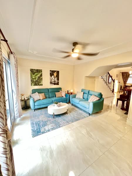 187 Bishan Street 13, 187 Bishan Street 13, 3 Bedrooms, 1,572 sqft, HDB Flat For Sale, by Vanitha Vanan, 500222771 - Living Room - PropertyGuru.com.sg
