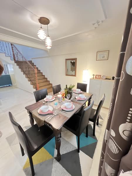 187 Bishan Street 13, 187 Bishan Street 13, 3 Bedrooms, 1,572 sqft, HDB Flat For Sale, by Vanitha Vanan, 500222771 - Dining Room - PropertyGuru.com.sg