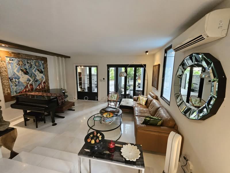 Holland Grove, 91 Holland Grove View, 3 Bedrooms, 4,000 sqft, Semi-Detached House For Sale, by John Lim, 500222779 - Living Room - PropertyGuru.com.sg