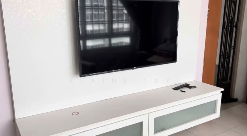 127C Kim Tian Road, 127C Kim Tian Road, 2 Bedrooms, 667 sqft, HDB Flat For Rent, by Elaine Tay, 500222784 - Living Room - PropertyGuru.com.sg