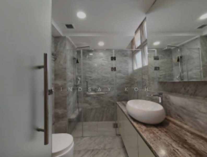 Queensberry Lodge, 11 Shanghai Road, 5 Bedrooms, 1,861 sqft, Apartment For Sale, by Lindsay Koh, 500222785 - Bathroom - PropertyGuru.com.sg