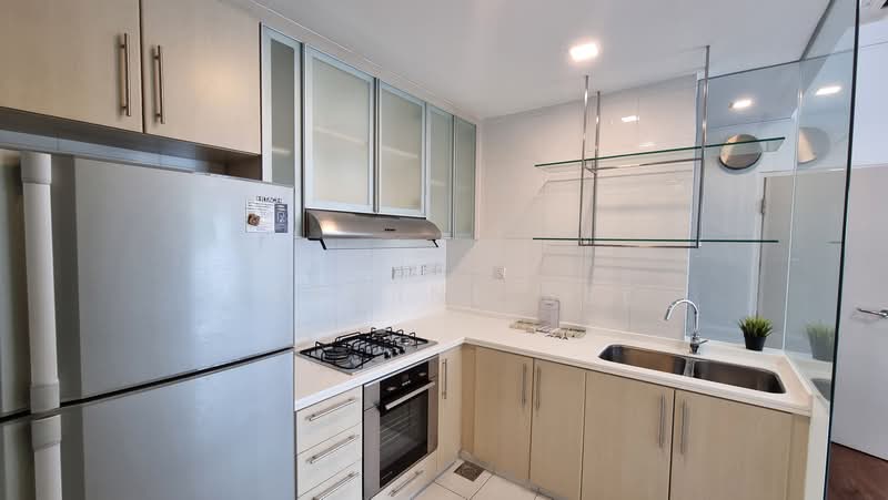 Watermark Robertson Quay, 5 Rodyk Street, 2 Bedrooms, 947 sqft, Apartment For Sale, by Jasmine See, 500222794 - Kitchen - PropertyGuru.com.sg