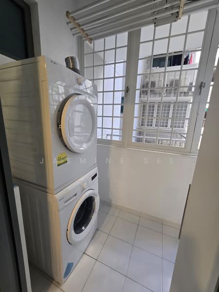 Watermark Robertson Quay, 5 Rodyk Street, 2 Bedrooms, 947 sqft, Apartment For Sale, by Jasmine See, 500222794 - Balcony - PropertyGuru.com.sg