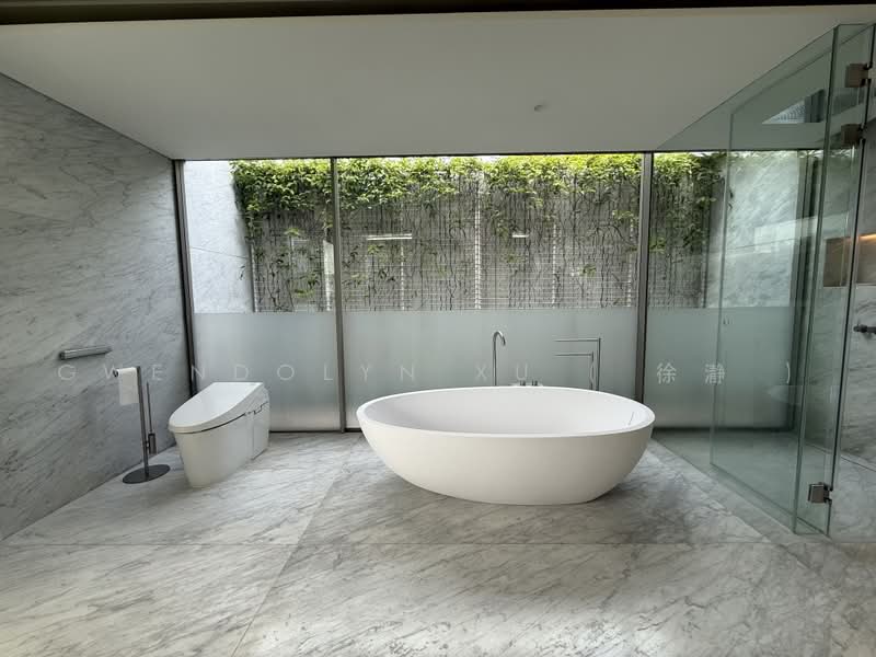 2-Bedroom Residence Featuring Breathtaking Views, Jervois / Tanglin, 2 Bedrooms, 8,000 sqft, Good Class Bungalow For Rent, by Gwendolyn Xu ( 徐瀞 ), 500222831 - Bathroom - PropertyGuru.com.sg