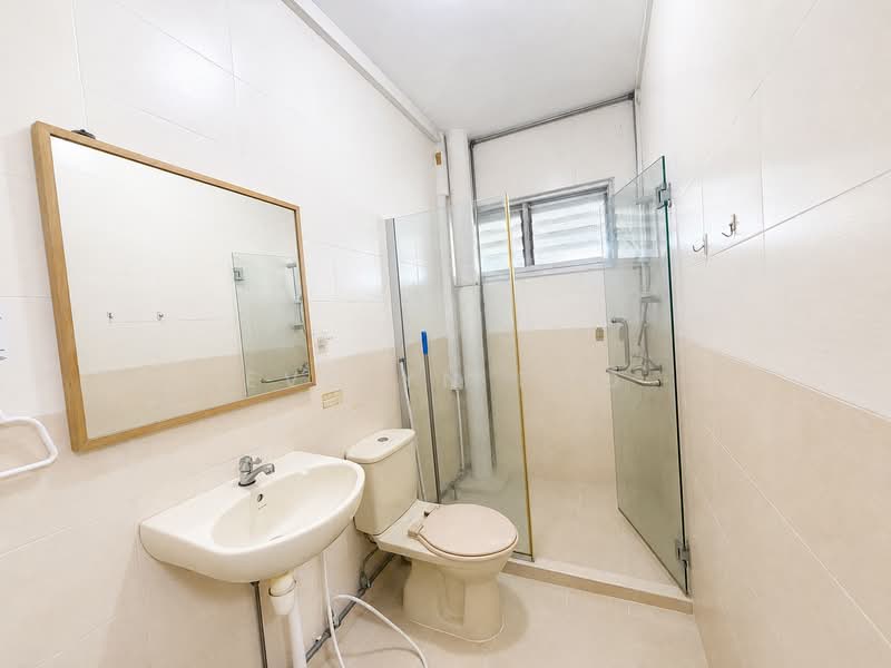 356 Yishun Ring Road, 356 Yishun Ring Road, 3 Bedrooms, 1,571 sqft, HDB Flat For Sale, by Evelyn Foo, 500222833 - Bathroom - PropertyGuru.com.sg