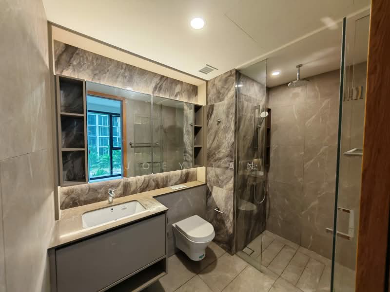Penrose, 22 Sims Drive, 2 Bedrooms, 700 sqft, Condominium For Sale, by Joey Tan, 500222850 - Master Bathroom - PropertyGuru.com.sg