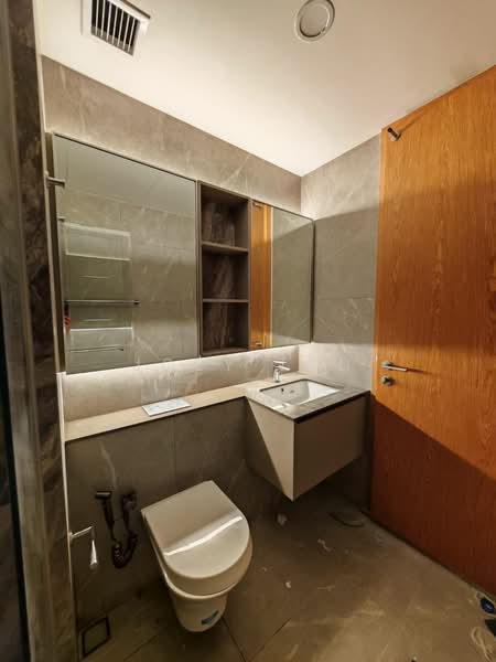 Penrose, 22 Sims Drive, 2 Bedrooms, 700 sqft, Condominium For Sale, by Joey Tan, 500222850 - Common Bathroom - PropertyGuru.com.sg