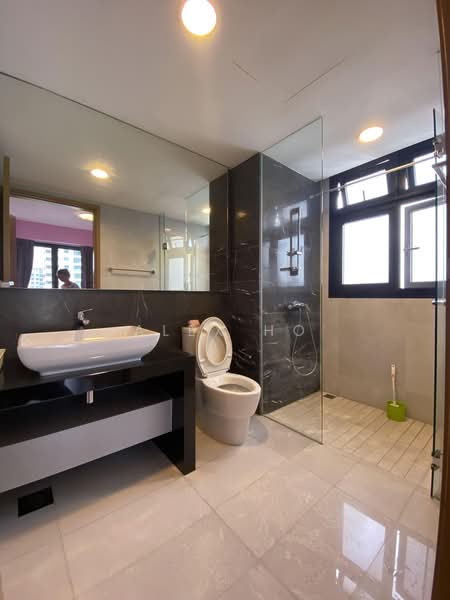 River Isles, 60 Edgedale Plains, 2 Bedrooms, 753 sqft, Condominium For Rent, by Alex Ho, 500222859 - Bathroom - PropertyGuru.com.sg