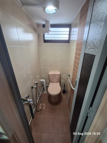 2 Tanjong Pagar Plaza, 2 Tanjong Pagar Plaza, 2 Bedrooms, 635 sqft, HDB Flat For Rent, by Tan Choon Cheong, 500222896 - Bathroom - PropertyGuru.com.sg