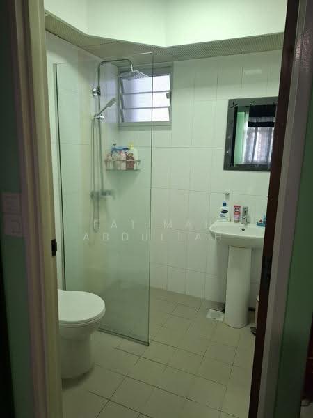 107C Canberra Street, 107C Canberra Street, Sembawang / Yishun, 2 Bedrooms, 722 sqft, HDB Flat For Sale, by FATIMAH ABDULLAH, 500222898 - Master Bathroom - PropertyGuru.com.sg