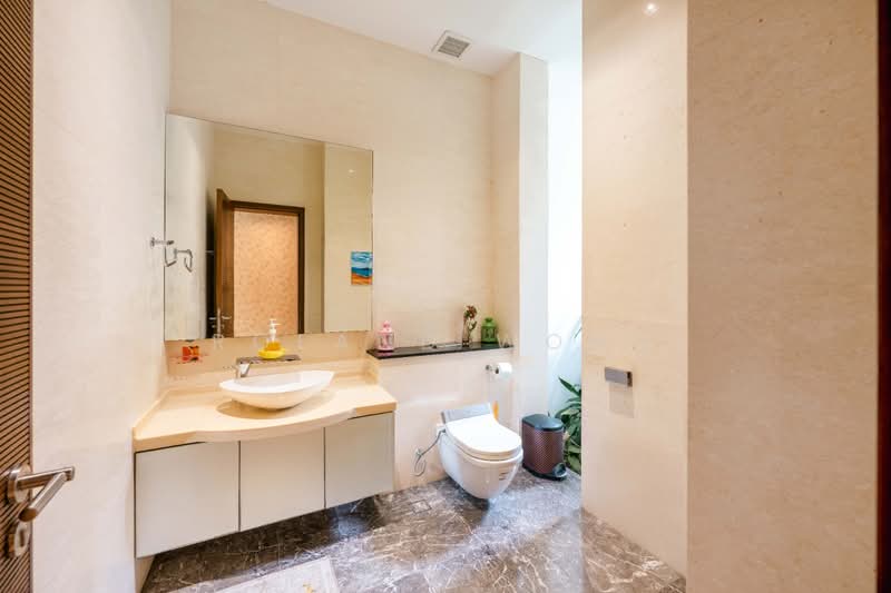Modern 2 Storey Good Class Bungalow at Yarwood, Yarwood Avenue, 6 Bedrooms, 9,279 sqft, Good Class Bungalow For Sale, by Roland Wong, 500222914 - Bathroom - PropertyGuru.com.sg