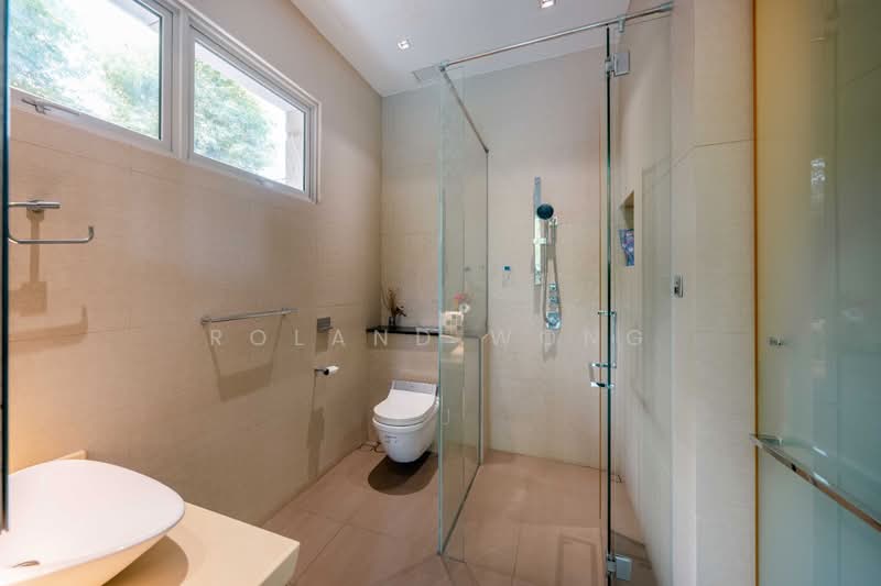 Modern 2 Storey Good Class Bungalow at Yarwood, Yarwood Avenue, 6 Bedrooms, 9,279 sqft, Good Class Bungalow For Sale, by Roland Wong, 500222914 - Bathroom - PropertyGuru.com.sg