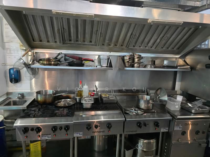 Orchard Towers, 400 Orchard Road, 646 sqft, Food & Beverage For Rent, by Victor Koh, 500222916 - Kitchen - CommercialGuru.com.sg