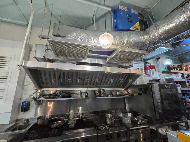 Orchard Towers, 400 Orchard Road, 646 sqft, Food & Beverage For Rent, by Victor Koh, 500222916 - Kitchen - CommercialGuru.com.sg