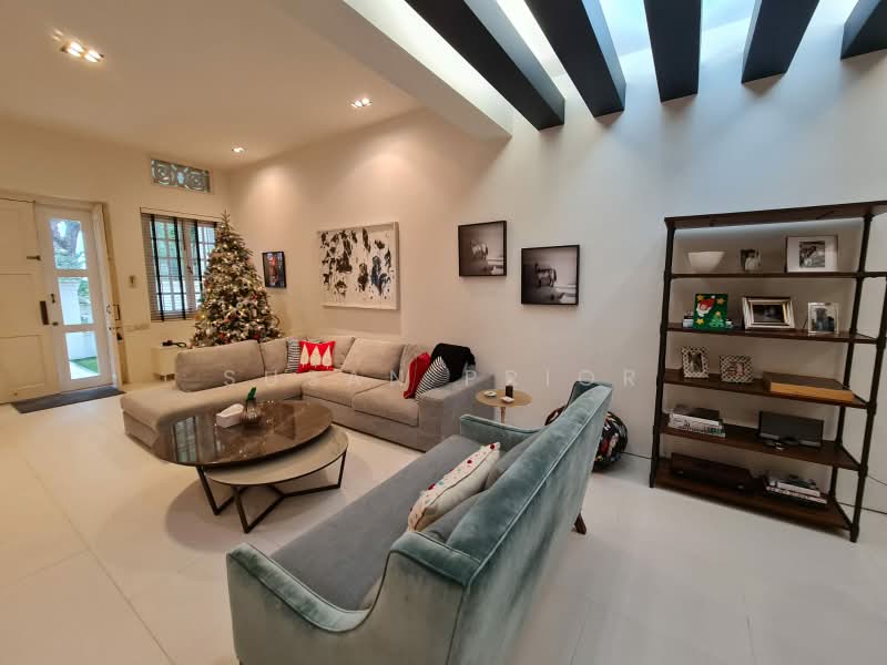 Cairnhill Conservation 5+1 PIZZAZZ!, Cairnhill Road Conservation House, 5 Bedrooms, 4,000 sqft, Conservation House For Rent, by Susan Prior, 500222918 - Living Room - PropertyGuru.com.sg