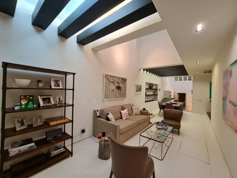 Cairnhill Conservation 5+1 PIZZAZZ!, Cairnhill Road Conservation House, 5 Bedrooms, 4,000 sqft, Conservation House For Rent, by Susan Prior, 500222918 - Living Room - PropertyGuru.com.sg