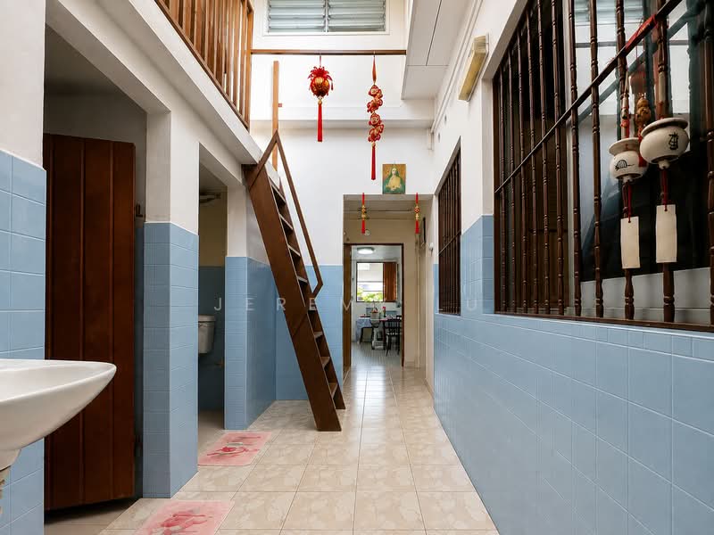Sembawang Hills Estate, 5 Jalan Menarong, 4 Bedrooms, 2,000 sqft, Terraced House For Sale, by Jeremy Lu, 500222919 - Corridor - PropertyGuru.com.sg