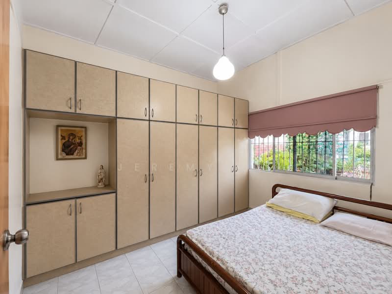 Sembawang Hills Estate, 5 Jalan Menarong, 4 Bedrooms, 2,000 sqft, Terraced House For Sale, by Jeremy Lu, 500222919 - Bedroom - PropertyGuru.com.sg