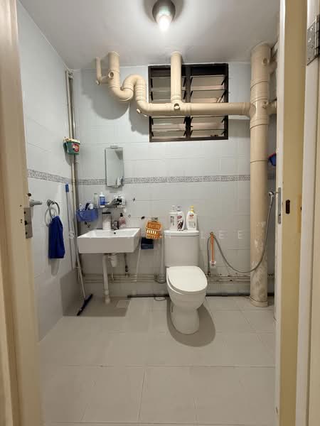 699C Hougang Street 52, 699C Hougang Street 52, 3 Bedrooms, 1,076 sqft, HDB Flat For Sale, by Steven Lee, 500222941 - Bathroom - PropertyGuru.com.sg
