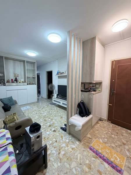 308 Jurong East Street 32, 308 Jurong East Street 32, 2 Bedrooms, 796 sqft, HDB Flat For Sale, by Alec Tan, 500222944 - Living Room - PropertyGuru.com.sg
