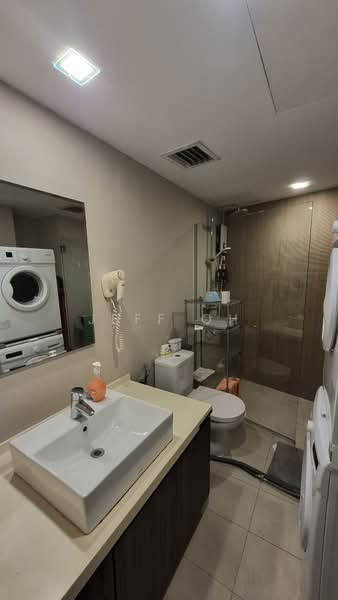 The Plaza, 7500A Beach Road, 4 Bedrooms, 829 sqft, Apartment For Rent, by Jeff Oh, 500222949 - Bathroom - PropertyGuru.com.sg