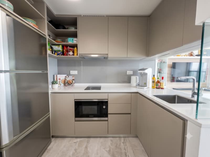 Lake Grande, 2 Jurong Lake Link, 2 Bedrooms, 667 sqft, Condominium For Sale, by Raine Huang, 500222950 - Kitchen - AI Decluterred - PropertyGuru.com.sg