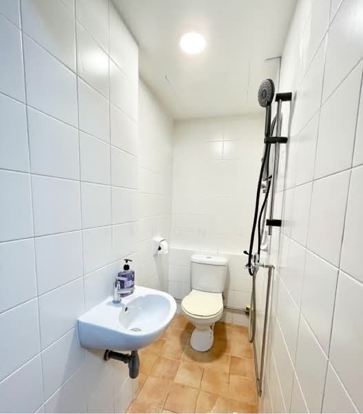 Emerald Garden, , 1 Bedroom, , Condominium For Rent, by Ssharon Loh, 500222958 - PropertyGuru.com.sg