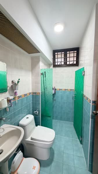 335 Hougang Avenue 7, 335 Hougang Avenue 7, Room Rental, 500 sqft, HDB Flat For Rent, by Eugene Chan, 500222973 - Bathroom - PropertyGuru.com.sg