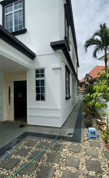 Wide Frontage Semi D at Kew Crescent for rent, kew crescent, 5 Bedrooms, 4,200 sqft, Semi-Detached House For Rent, by Roland Wong, 500222981 - Exterior - PropertyGuru.com.sg