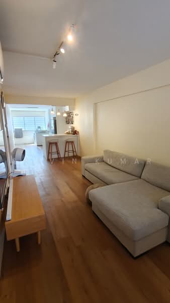 242 Hougang Street 22, 242 Hougang Street 22, 2 Bedrooms, 721 sqft, HDB Flat For Sale, by Pravin Kumar, 500222987 - Living Room - PropertyGuru.com.sg