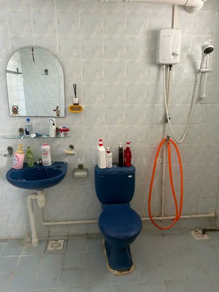 950 Hougang Street 91, 950 Hougang Street 91, Room Rental, 200 sqft, HDB Flat For Rent, by James Yeo, 500222993 - Bathroom - PropertyGuru.com.sg