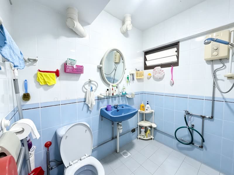 31 Bedok South Avenue 2, 31 Bedok South Avenue 2, Room Rental, 11 sqft, HDB Flat For Rent, by Ong Jia Xuan, 500223007 - Bathroom - PropertyGuru.com.sg