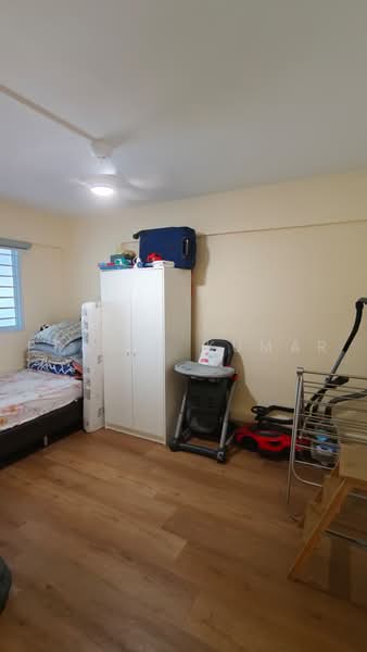 242 Hougang Street 22, 242 Hougang Street 22, 2 Bedrooms, 721 sqft, HDB Flat For Rent, by Pravin Kumar, 500223010 - Bedroom - PropertyGuru.com.sg