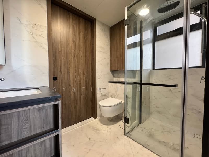 Sceneca Residence, 28 Tanah Merah Kechil Link, 3 Bedrooms, 904 sqft, Condominium For Rent, by Syafiq Rauf, 500223015 - Common Bathroom - PropertyGuru.com.sg