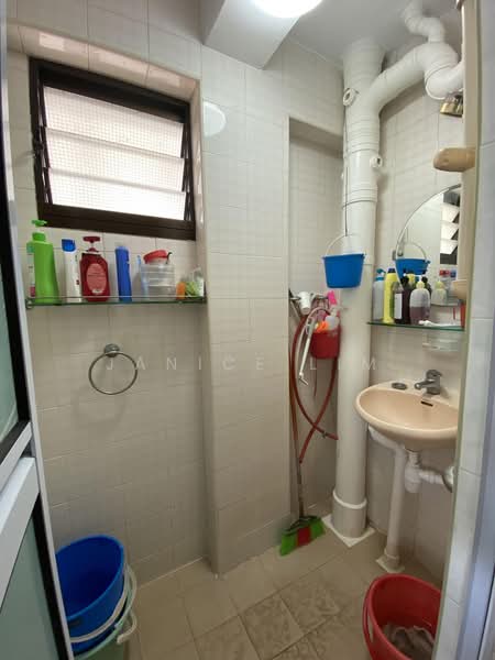 3 Beach Road, 3 Beach Road, Room Rental, 150 sqft, HDB Flat For Rent, by Janice Lim, 500223030 - Bathroom - PropertyGuru.com.sg