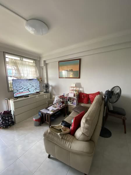 3 Beach Road, 3 Beach Road, Room Rental, 150 sqft, HDB Flat For Rent, by Janice Lim, 500223030 - Living Room - PropertyGuru.com.sg