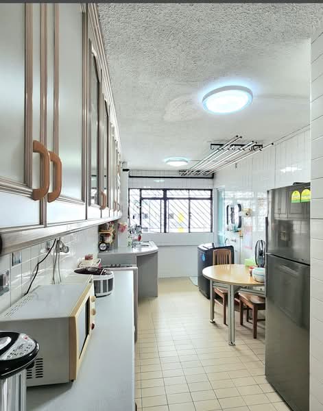 145 Bishan Street 11, 145 Bishan Street 11, 3 Bedrooms, 904 sqft, HDB Flat For Sale, by Rachel Tan, 500223041 - Kitchen - PropertyGuru.com.sg