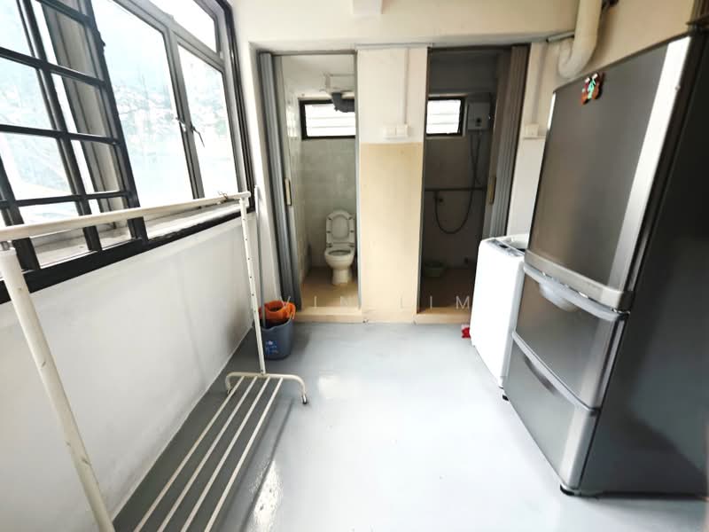 169 Stirling Road, 169 Stirling Road, 2 Bedrooms, 731 sqft, HDB Flat For Rent, by Alvin Lim, 500223048 - Bathroom - PropertyGuru.com.sg