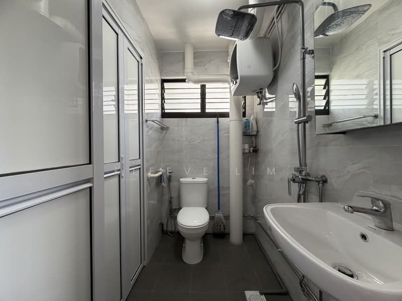 325 Woodlands Street 32, 325 Woodlands Street 32, Room Rental, 200 sqft, HDB Flat For Rent, by Kleeve Lim, 500223051 - Bathroom - PropertyGuru.com.sg